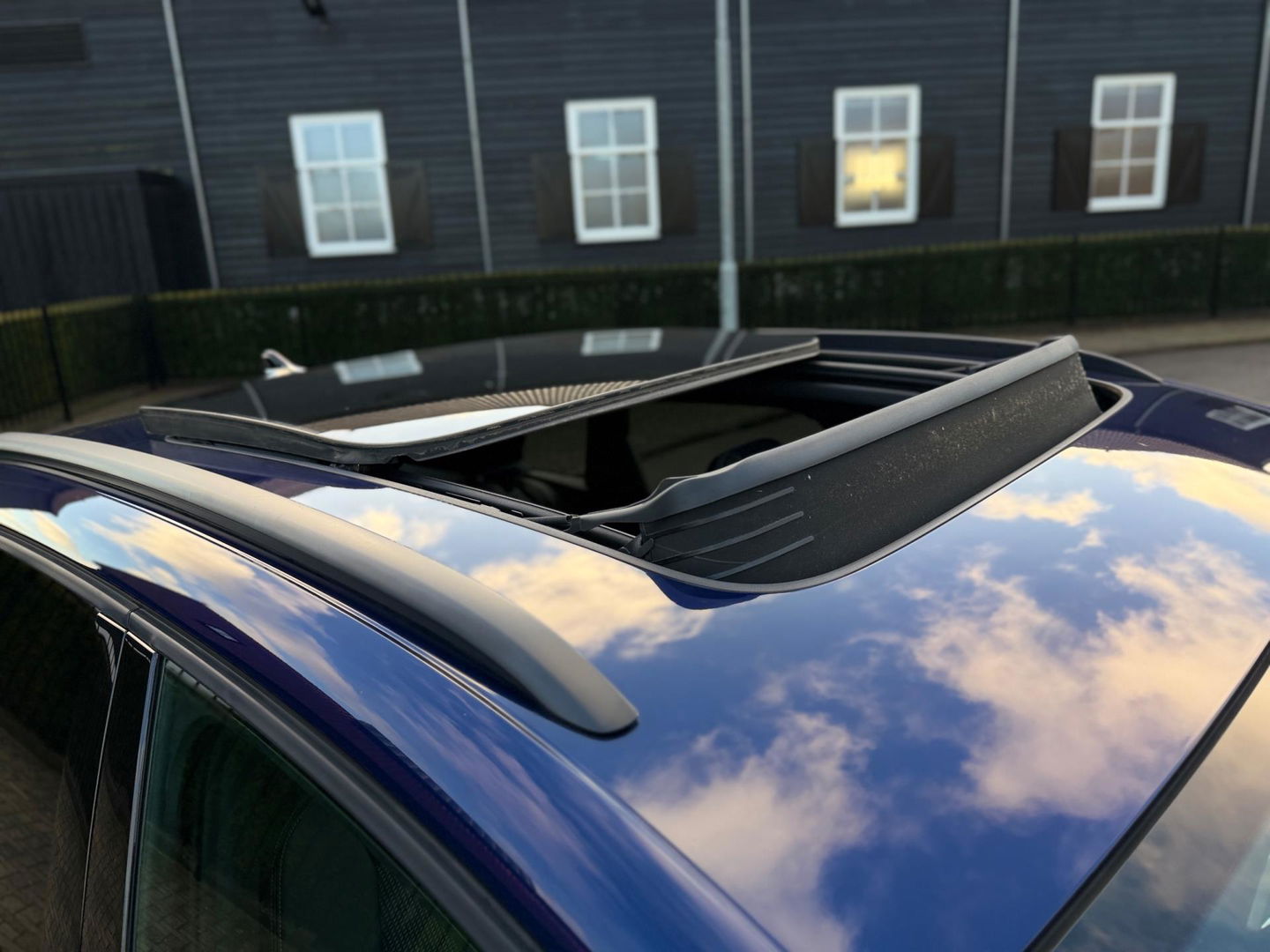 Audi Q4 e-tron 40 Launch edition S Competition 77 kWh 2X S-LINE PANO l MATRIX l CAMERA l ADAPT.CRUISE l ORG.NL l DEALER OND