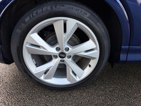 Audi Q4 e-tron 40 Launch edition S Competition 77 kWh 2X S-LINE PANO l MATRIX l CAMERA l ADAPT.CRUISE l ORG.NL l DEALER OND