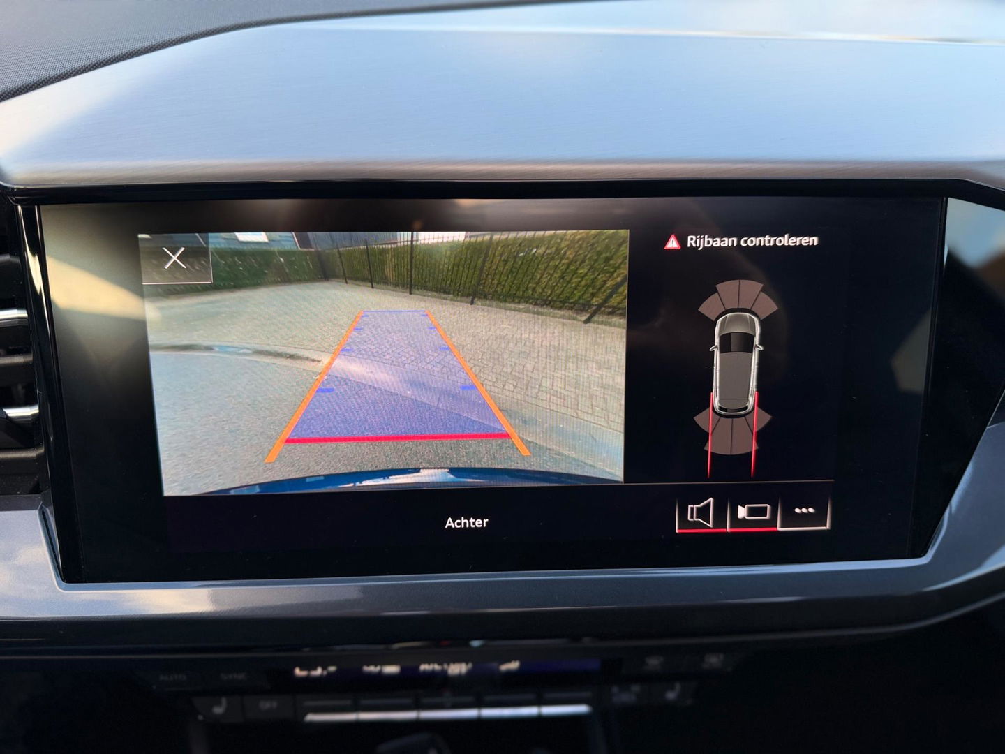 Audi Q4 e-tron 40 Launch edition S Competition 77 kWh 2X S-LINE PANO l MATRIX l CAMERA l ADAPT.CRUISE l ORG.NL l DEALER OND