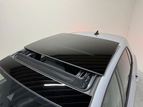 Volkswagen Golf 1.5 eTSI R-Line Pano Harman/Kardon Sfeer NAP