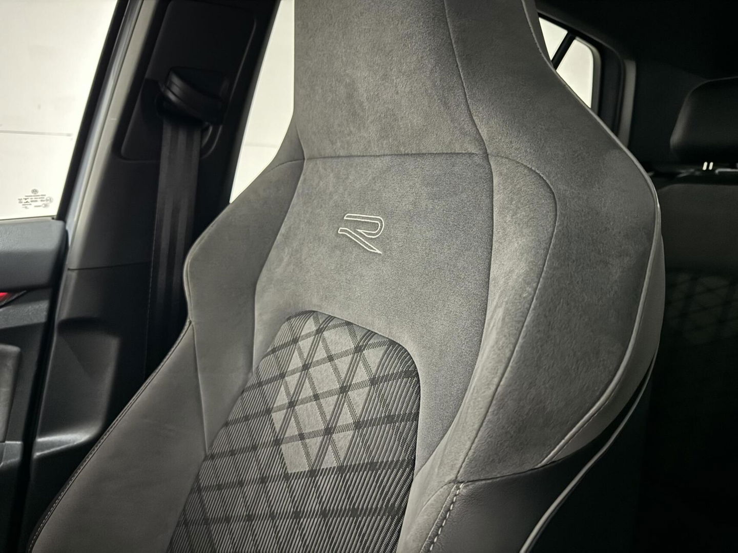 Volkswagen Golf 1.5 eTSI R-Line Pano Harman/Kardon Sfeer NAP