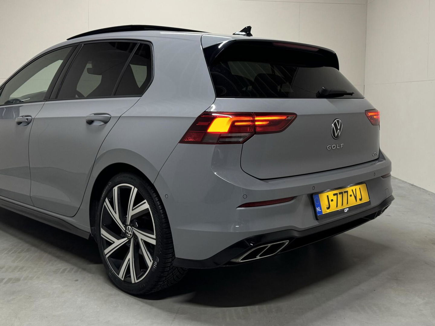Volkswagen Golf 1.5 eTSI R-Line Pano Harman/Kardon Sfeer NAP
