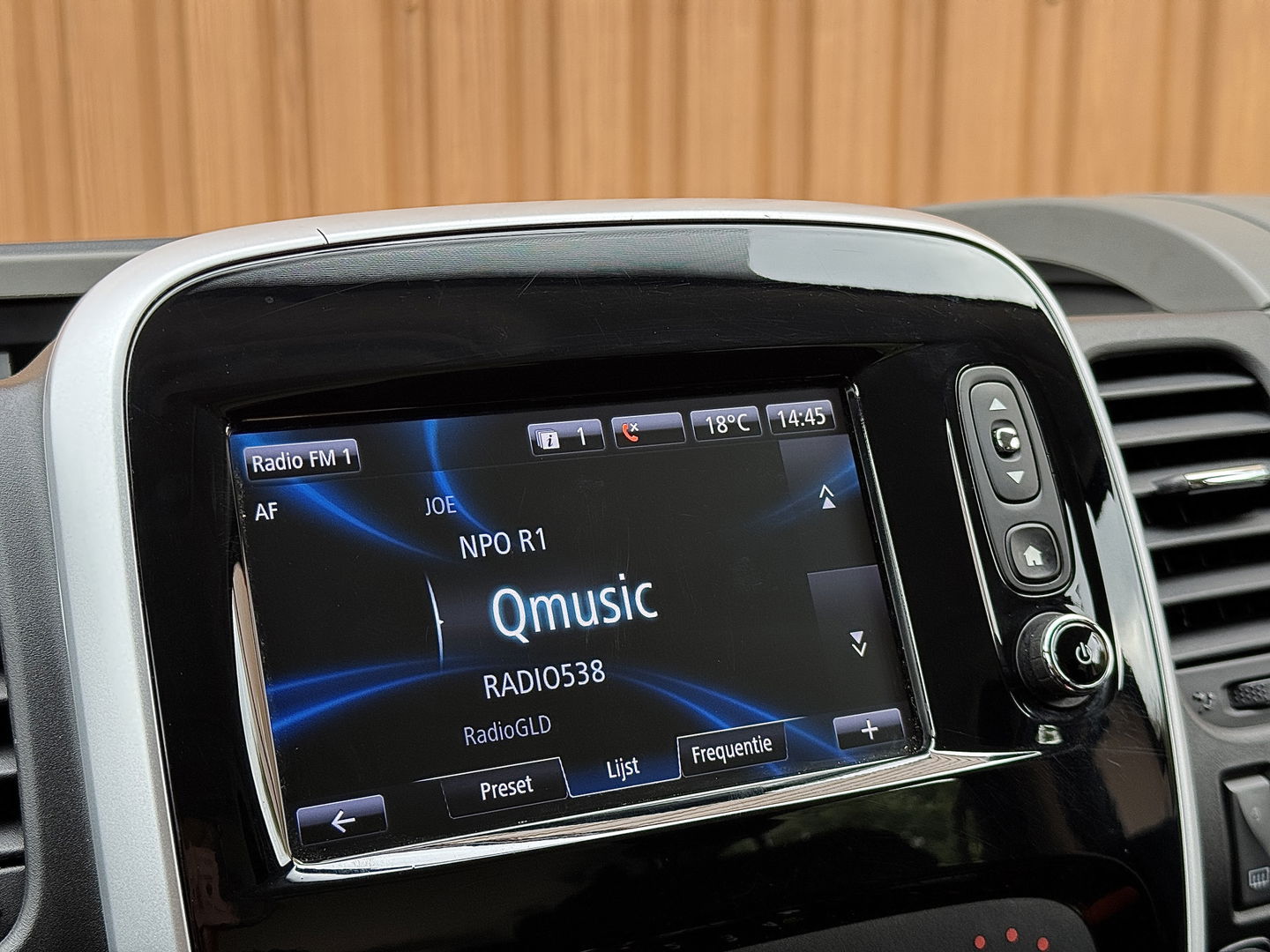 Renault Trafic 1.6 dCi T29 L2H1 DC Comfort | Marge |  Airconditioning | Radio | Navigatie | Cruise Control | Bluetooth | Stop & Go | Multifunctioneel Stuurwiel |