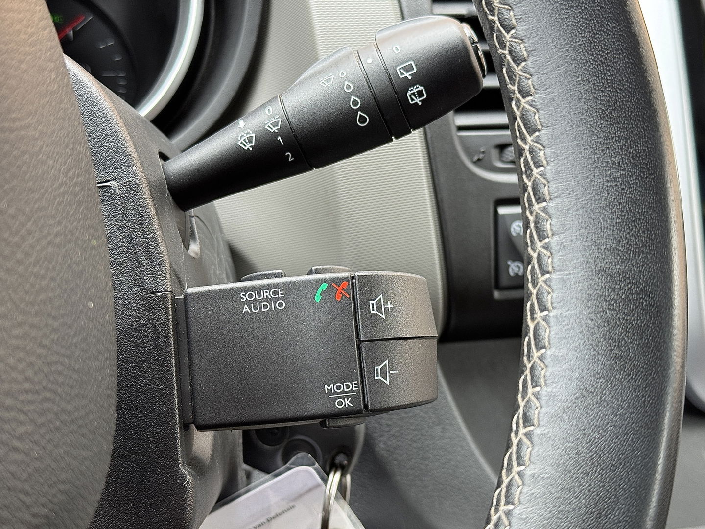 Renault Trafic 1.6 dCi T29 L2H1 DC Comfort | Marge |  Airconditioning | Radio | Navigatie | Cruise Control | Bluetooth | Stop & Go | Multifunctioneel Stuurwiel |