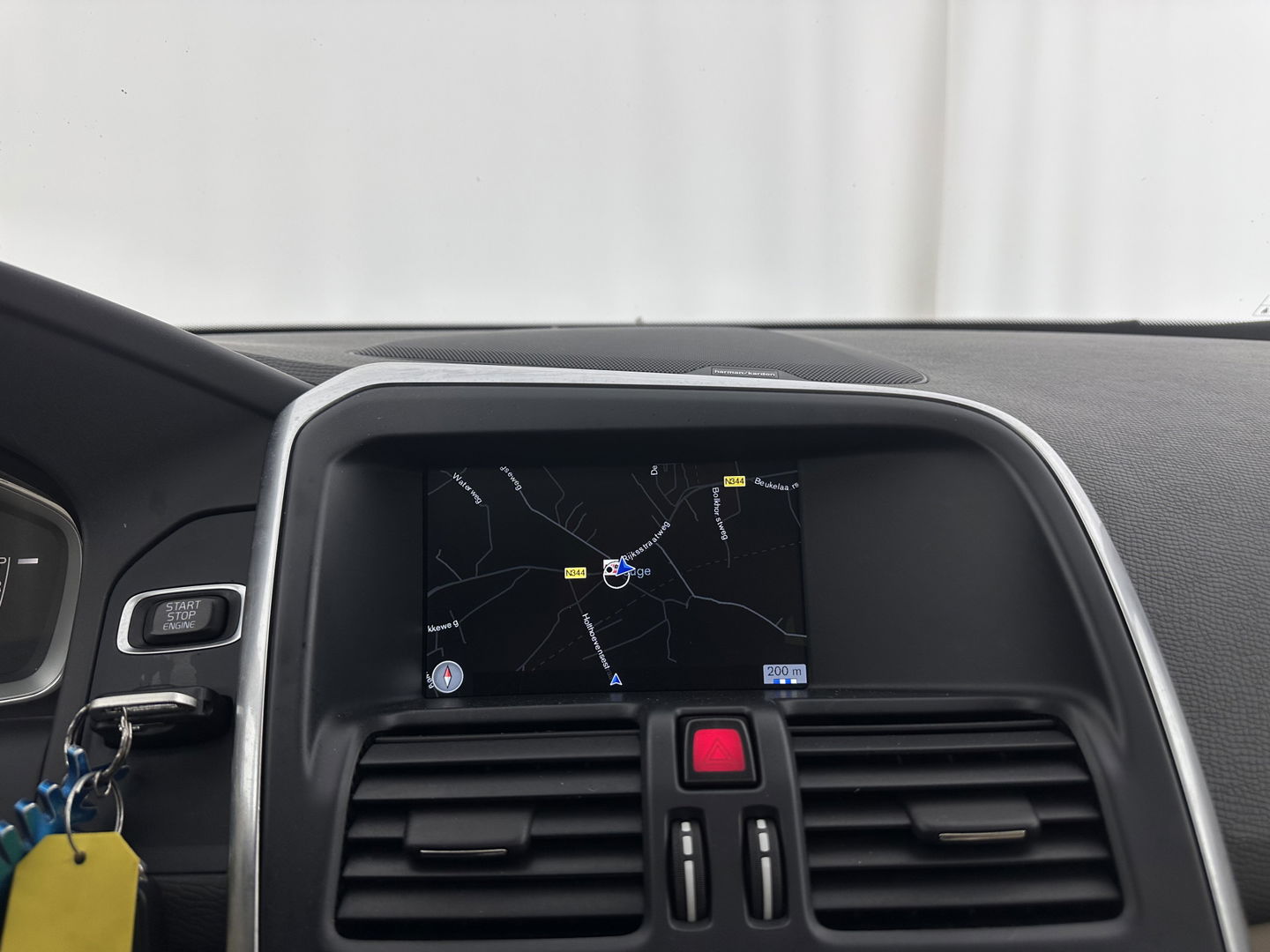 Volvo XC60 2.0 D4 FWD Ocean Race Aut. *PANO | LUXURY-LEATHER | ADAPTIVE-CRUISE | XENON | BLIND-SPOT | HARMAN/KARDON | MEMORY-PACK | HEATED-COMFORTSEATS | CAMERA | NAVI-FULLMAP | PRIVACY-GLASS | KEYLESS | TOWBAR | 18''ALU*