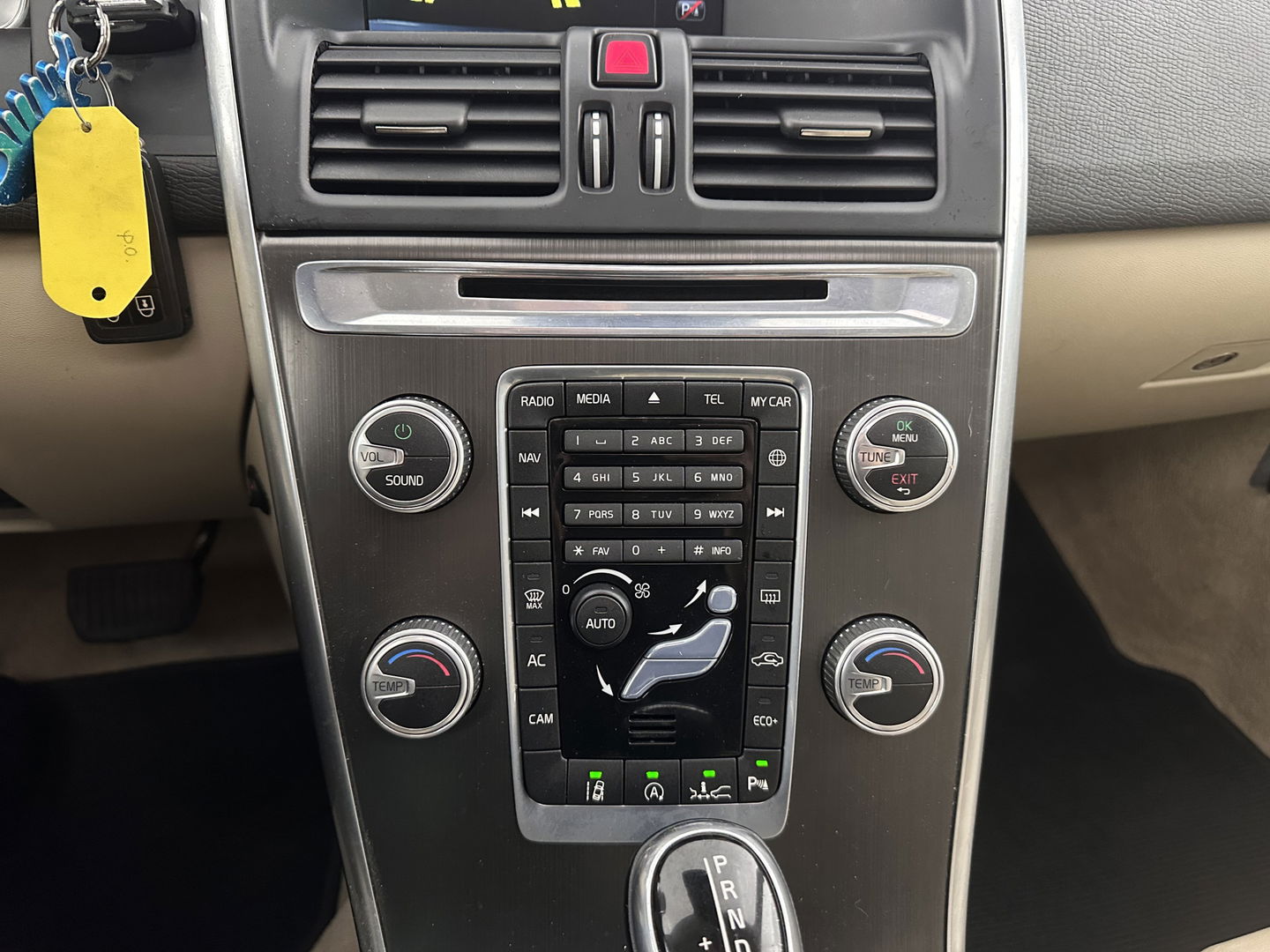 Volvo XC60 2.0 D4 FWD Ocean Race Aut. *PANO | LUXURY-LEATHER | ADAPTIVE-CRUISE | XENON | BLIND-SPOT | HARMAN/KARDON | MEMORY-PACK | HEATED-COMFORTSEATS | CAMERA | NAVI-FULLMAP | PRIVACY-GLASS | KEYLESS | TOWBAR | 18''ALU*