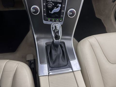 Volvo XC60 2.0 D4 FWD Ocean Race Aut. *PANO | LUXURY-LEATHER | ADAPTIVE-CRUISE | XENON | BLIND-SPOT | HARMAN/KARDON | MEMORY-PACK | HEATED-COMFORTSEATS | CAMERA | NAVI-FULLMAP | PRIVACY-GLASS | KEYLESS | TOWBAR | 18''ALU*