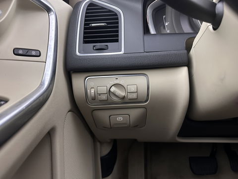 Volvo XC60 2.0 D4 FWD Ocean Race Aut. *PANO | LUXURY-LEATHER | ADAPTIVE-CRUISE | XENON | BLIND-SPOT | HARMAN/KARDON | MEMORY-PACK | HEATED-COMFORTSEATS | CAMERA | NAVI-FULLMAP | PRIVACY-GLASS | KEYLESS | TOWBAR | 18''ALU*