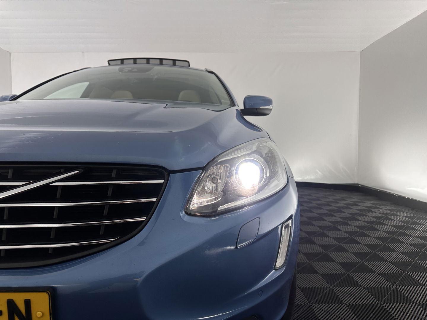 Volvo XC60 2.0 D4 FWD Ocean Race Aut. *PANO | LUXURY-LEATHER | ADAPTIVE-CRUISE | XENON | BLIND-SPOT | HARMAN/KARDON | MEMORY-PACK | HEATED-COMFORTSEATS | CAMERA | NAVI-FULLMAP | PRIVACY-GLASS | KEYLESS | TOWBAR | 18''ALU*