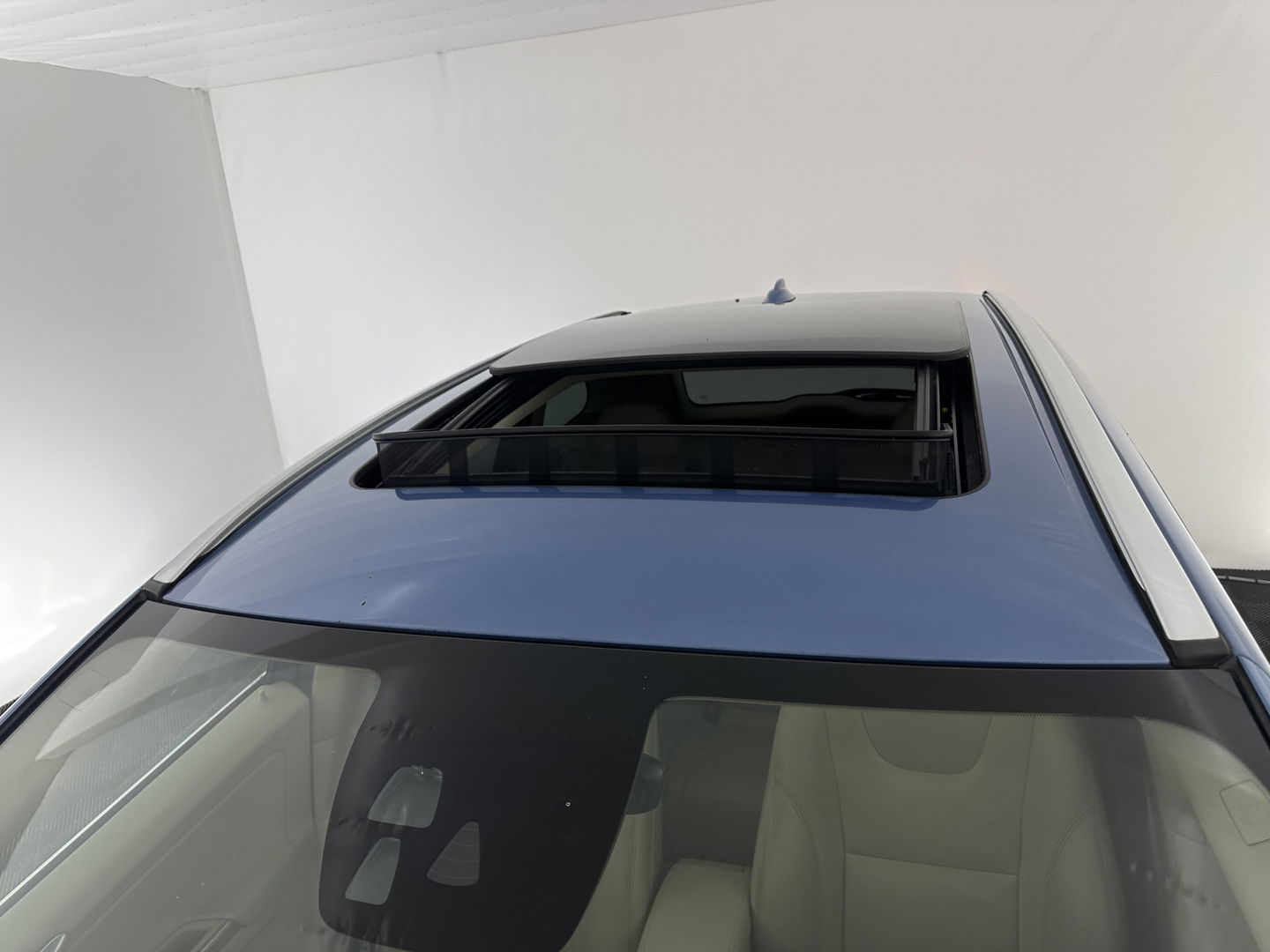 Volvo XC60 2.0 D4 FWD Ocean Race Aut. *PANO | LUXURY-LEATHER | ADAPTIVE-CRUISE | XENON | BLIND-SPOT | HARMAN/KARDON | MEMORY-PACK | HEATED-COMFORTSEATS | CAMERA | NAVI-FULLMAP | PRIVACY-GLASS | KEYLESS | TOWBAR | 18''ALU*