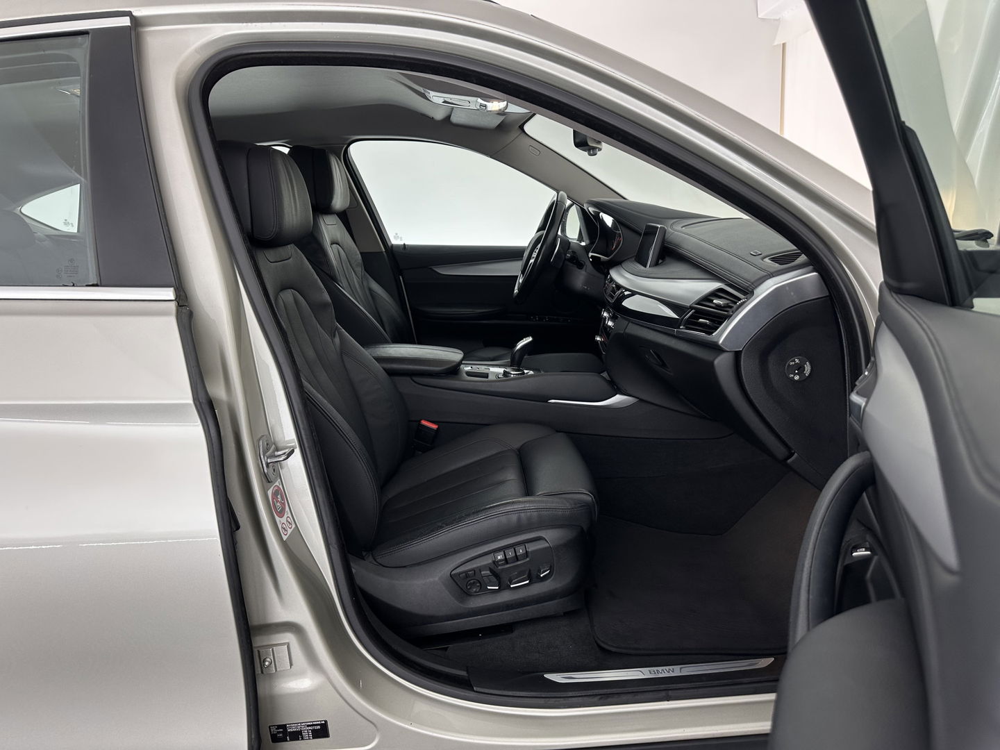 BMW X6 xDrive30d Aut. *LEATHER | XENON | MEMORY-PACK | BLIND-SPOT | CAMERA | HIFI-SOUND | NAVI-FULLMAP | HEATED-COMFORTSEATS | ECC | PDC | CRUISE | 19''ALU*