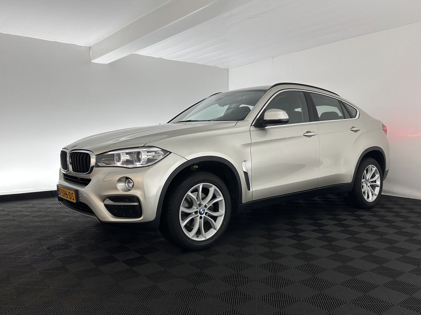 BMW X6 xDrive30d Aut. *LEATHER | XENON | MEMORY-PACK | BLIND-SPOT | CAMERA | HIFI-SOUND | NAVI-FULLMAP | HEATED-COMFORTSEATS | ECC | PDC | CRUISE | 19''ALU*