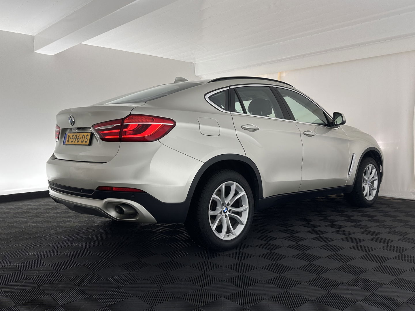 BMW X6 xDrive30d Aut. *LEATHER | XENON | MEMORY-PACK | BLIND-SPOT | CAMERA | HIFI-SOUND | NAVI-FULLMAP | HEATED-COMFORTSEATS | ECC | PDC | CRUISE | 19''ALU*