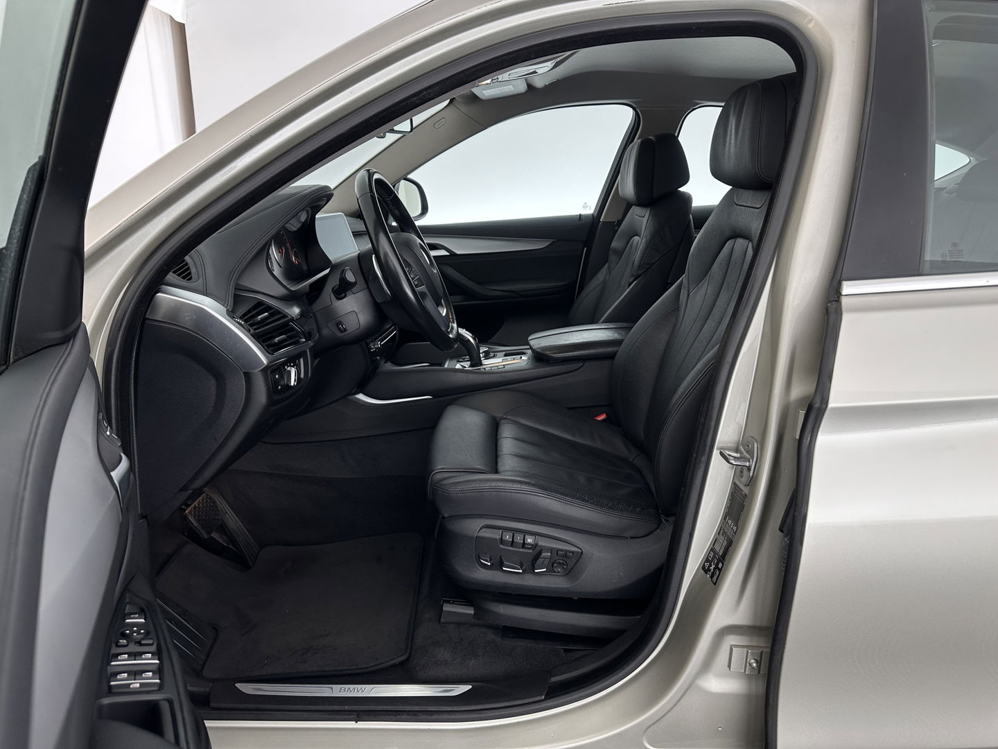 BMW X6 xDrive30d Aut. *LEATHER | XENON | MEMORY-PACK | BLIND-SPOT | CAMERA | HIFI-SOUND | NAVI-FULLMAP | HEATED-COMFORTSEATS | ECC | PDC | CRUISE | 19''ALU*