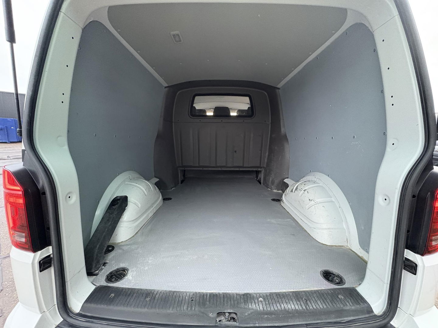 Volkswagen Transporter 2.0 TDI L2H1 BULLI DC | Digital Cockpit | LED | STOELVERWARMING | ADAPTIVE CRUISE