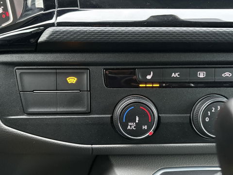 Volkswagen Transporter 2.0 TDI L2H1 BULLI DC | Digital Cockpit | LED | STOELVERWARMING | ADAPTIVE CRUISE