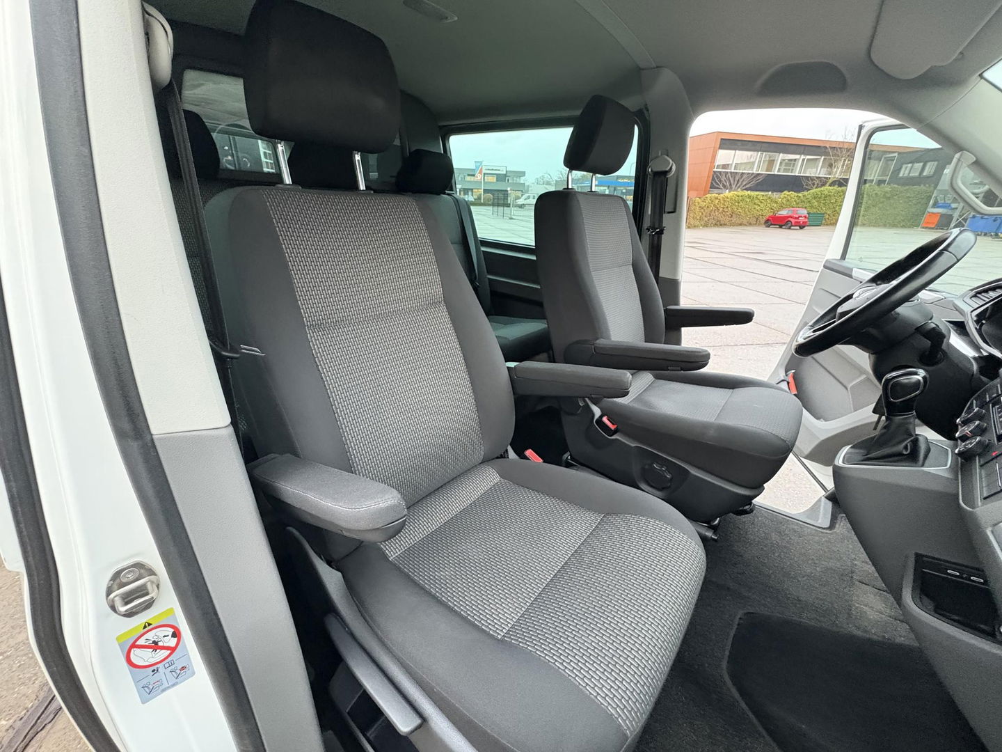 Volkswagen Transporter 2.0 TDI L2H1 BULLI DC | Digital Cockpit | LED | STOELVERWARMING | ADAPTIVE CRUISE