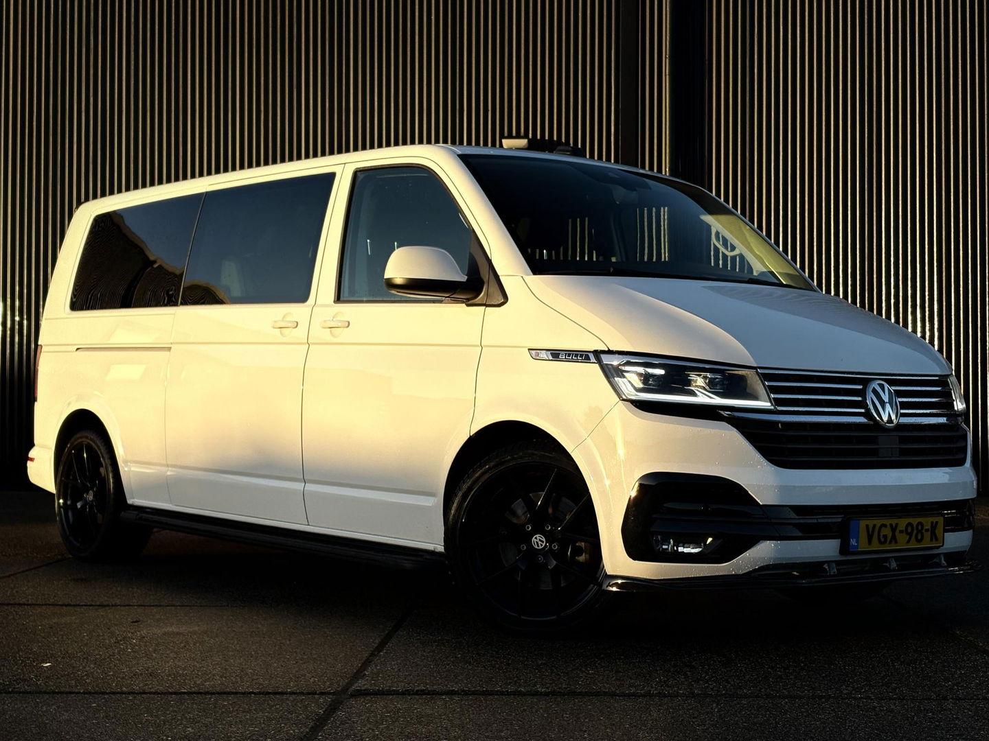 Volkswagen Transporter 2.0 TDI L2H1 BULLI DC | Digital Cockpit | LED | STOELVERWARMING | ADAPTIVE CRUISE