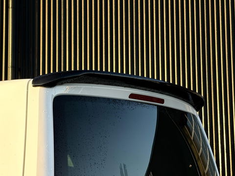 Volkswagen Transporter 2.0 TDI L2H1 BULLI DC | Digital Cockpit | LED | STOELVERWARMING | ADAPTIVE CRUISE