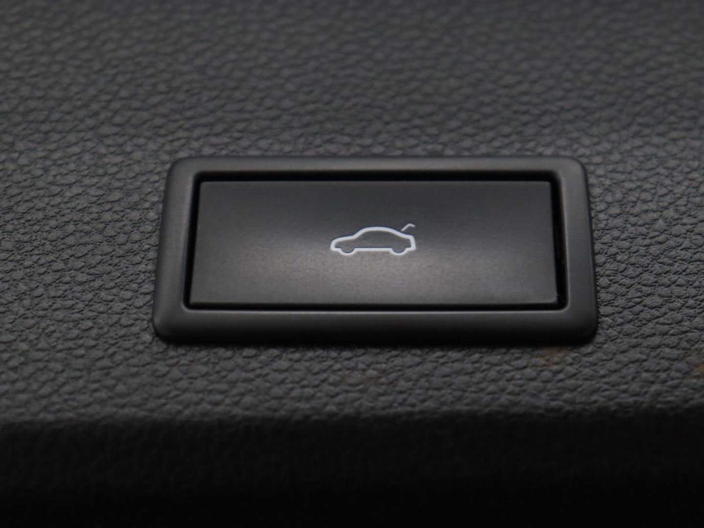 SEAT Ateca 1.5 TSI FR Intens | Trekhaak | 360 Camera | Beats Pack | 19'' | Carplay | Full LED | Keyless | Navigatie | Virtual Cockpit | Parkeerhulp | Bluetooth | Sfeerverlichting