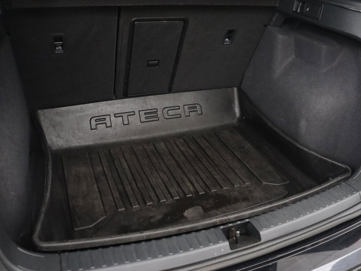 SEAT Ateca 1.5 TSI FR Intens | Trekhaak | 360 Camera | Beats Pack | 19'' | Carplay | Full LED | Keyless | Navigatie | Virtual Cockpit | Parkeerhulp | Bluetooth | Sfeerverlichting