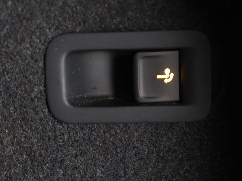 SEAT Ateca 1.5 TSI FR Intens | Trekhaak | 360 Camera | Beats Pack | 19'' | Carplay | Full LED | Keyless | Navigatie | Virtual Cockpit | Parkeerhulp | Bluetooth | Sfeerverlichting