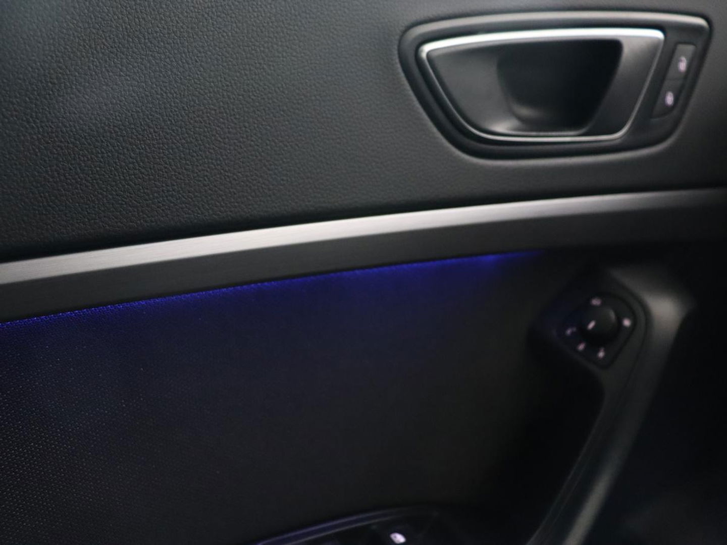 SEAT Ateca 1.5 TSI FR Intens | Trekhaak | 360 Camera | Beats Pack | 19'' | Carplay | Full LED | Keyless | Navigatie | Virtual Cockpit | Parkeerhulp | Bluetooth | Sfeerverlichting