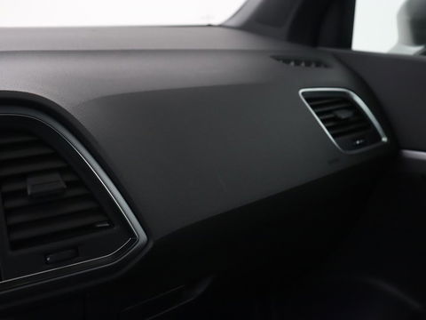 SEAT Ateca 1.5 TSI FR Intens | Trekhaak | 360 Camera | Beats Pack | 19'' | Carplay | Full LED | Keyless | Navigatie | Virtual Cockpit | Parkeerhulp | Bluetooth | Sfeerverlichting