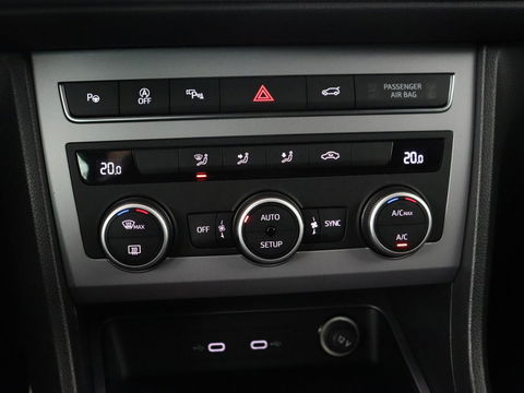 SEAT Ateca 1.5 TSI FR Intens | Trekhaak | 360 Camera | Beats Pack | 19'' | Carplay | Full LED | Keyless | Navigatie | Virtual Cockpit | Parkeerhulp | Bluetooth | Sfeerverlichting