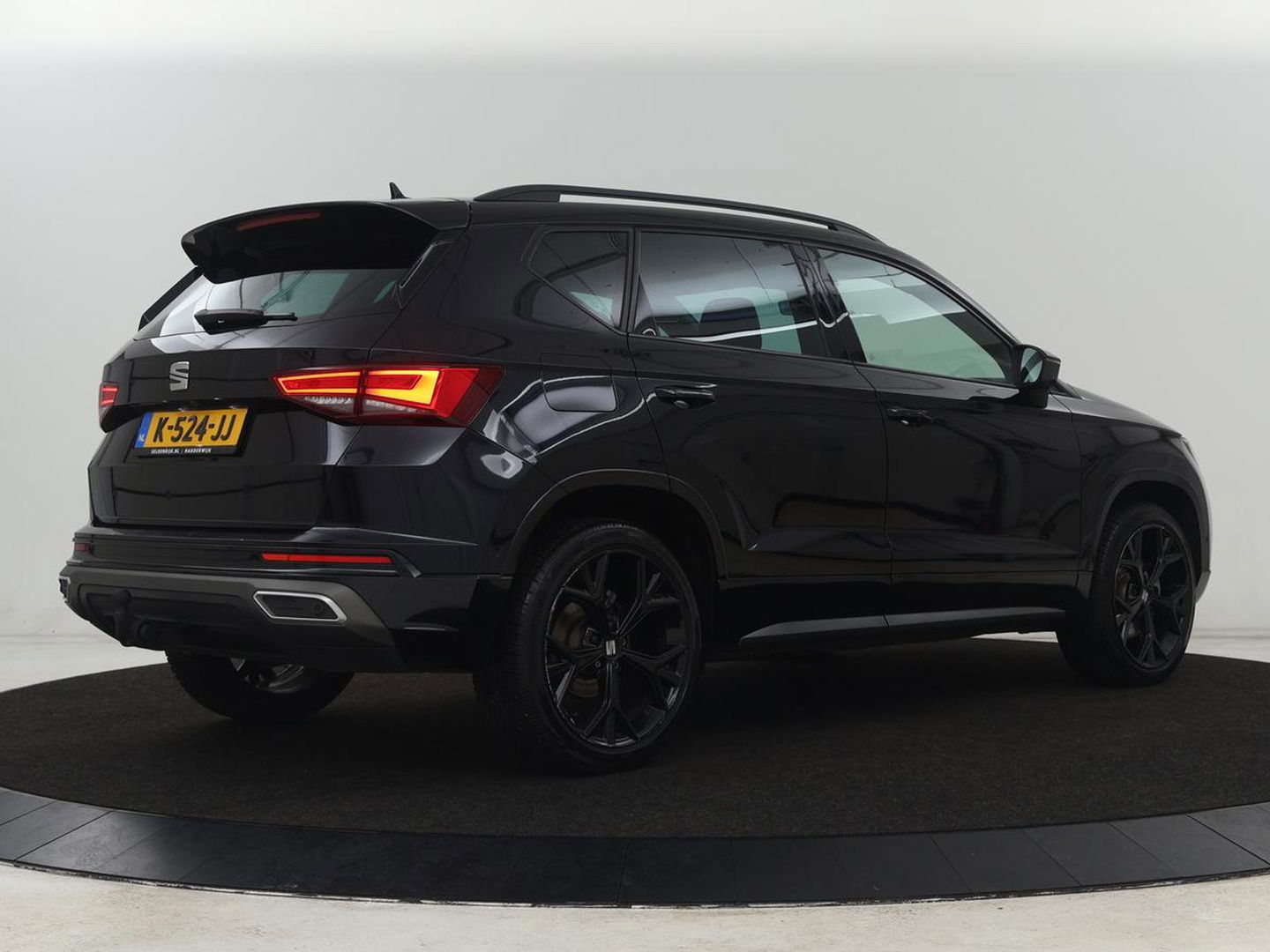 SEAT Ateca 1.5 TSI FR Intens | Trekhaak | 360 Camera | Beats Pack | 19'' | Carplay | Full LED | Keyless | Navigatie | Virtual Cockpit | Parkeerhulp | Bluetooth | Sfeerverlichting