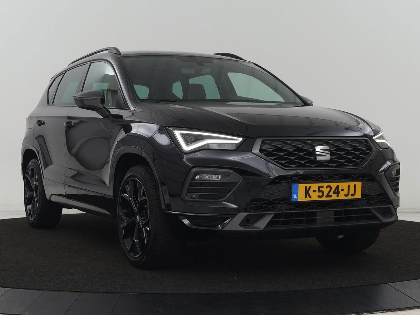 SEAT Ateca 1.5 TSI FR Intens | Trekhaak | 360 Camera | Beats Pack | 19'' | Carplay | Full LED | Keyless | Navigatie | Virtual Cockpit | Parkeerhulp | Bluetooth | Sfeerverlichting