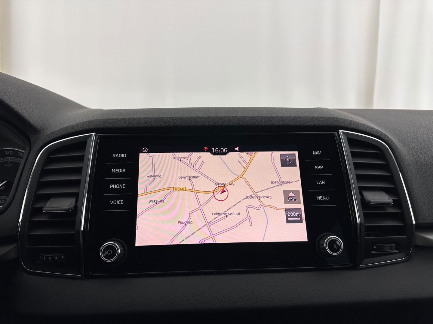 Škoda Karoq 1.6 TDI Clever Edition *NAVI-FULLMAP | COMFORT-SEATS | DAB+ | ECC | PDC | CRUISE | 17''ALU*