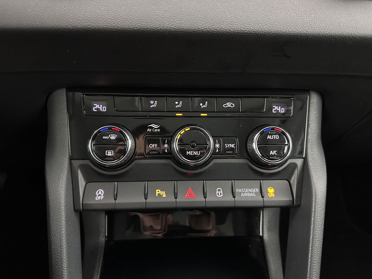 Škoda Karoq 1.6 TDI Clever Edition *NAVI-FULLMAP | COMFORT-SEATS | DAB+ | ECC | PDC | CRUISE | 17''ALU*