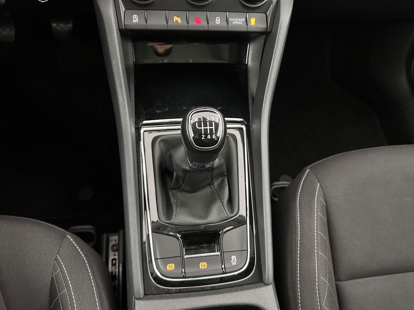 Škoda Karoq 1.6 TDI Clever Edition *NAVI-FULLMAP | COMFORT-SEATS | DAB+ | ECC | PDC | CRUISE | 17''ALU*