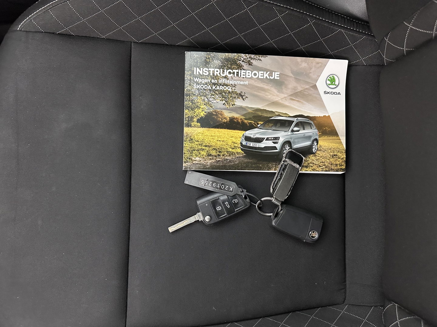 Škoda Karoq 1.6 TDI Clever Edition *NAVI-FULLMAP | COMFORT-SEATS | DAB+ | ECC | PDC | CRUISE | 17''ALU*