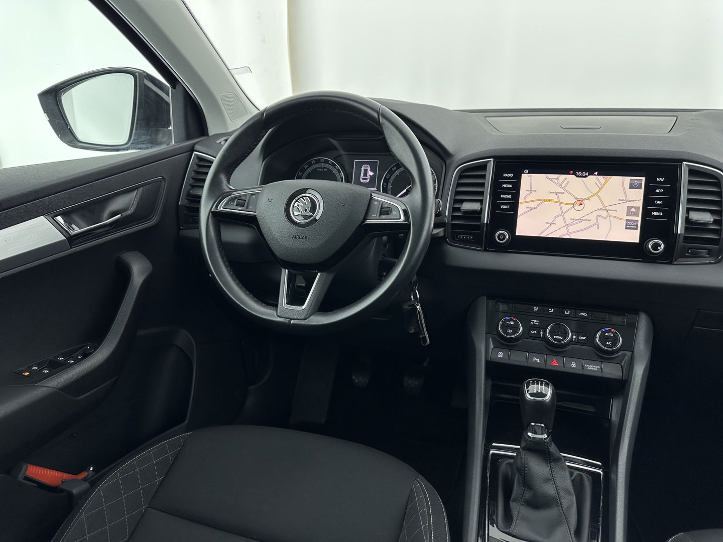 Škoda Karoq 1.6 TDI Clever Edition *NAVI-FULLMAP | COMFORT-SEATS | DAB+ | ECC | PDC | CRUISE | 17''ALU*