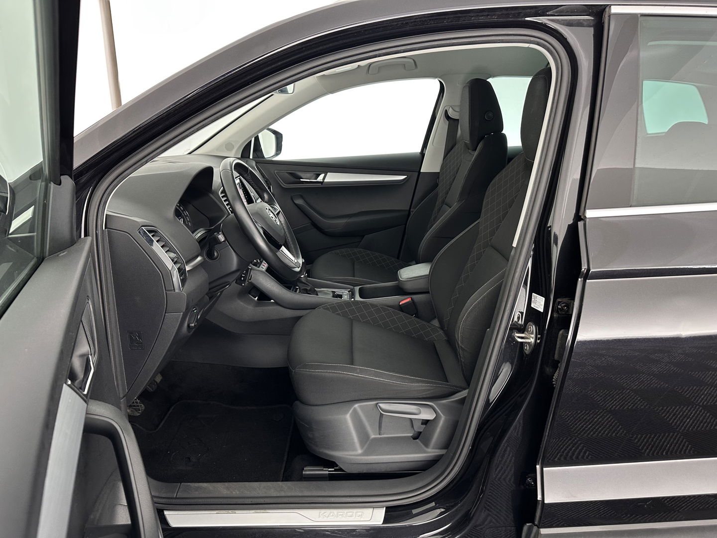 Škoda Karoq 1.6 TDI Clever Edition *NAVI-FULLMAP | COMFORT-SEATS | DAB+ | ECC | PDC | CRUISE | 17''ALU*