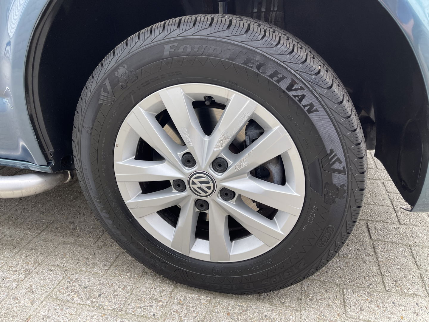 Volkswagen Transporter 2.0 TDI 150pk DSG automaat L2H1 Highline / vaste prijs rijklaar € 24.950 marge / lease vanaf € 407 / airco / cruise / navi / camera / trekhaak 2500 kg / pdc voor en achter !