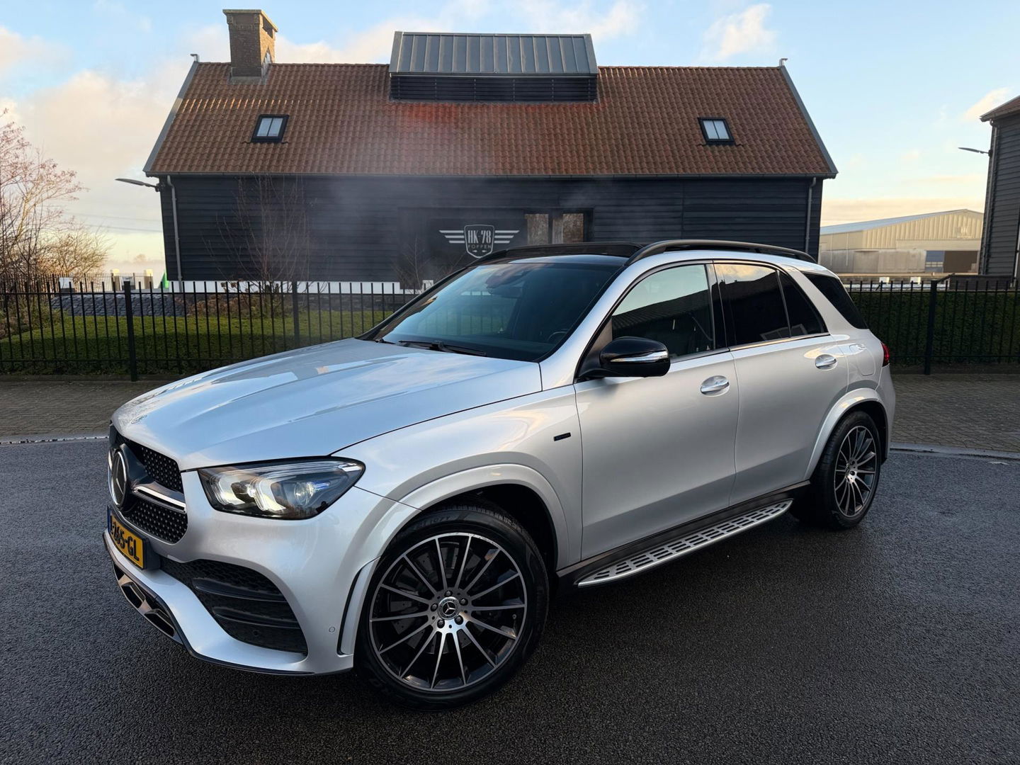 Mercedes-Benz GLE 350 e 4MATIC Premium Plus AMG NIGHT PANORAMA BURMESTER 360 DISTRONIC TREKHAAK