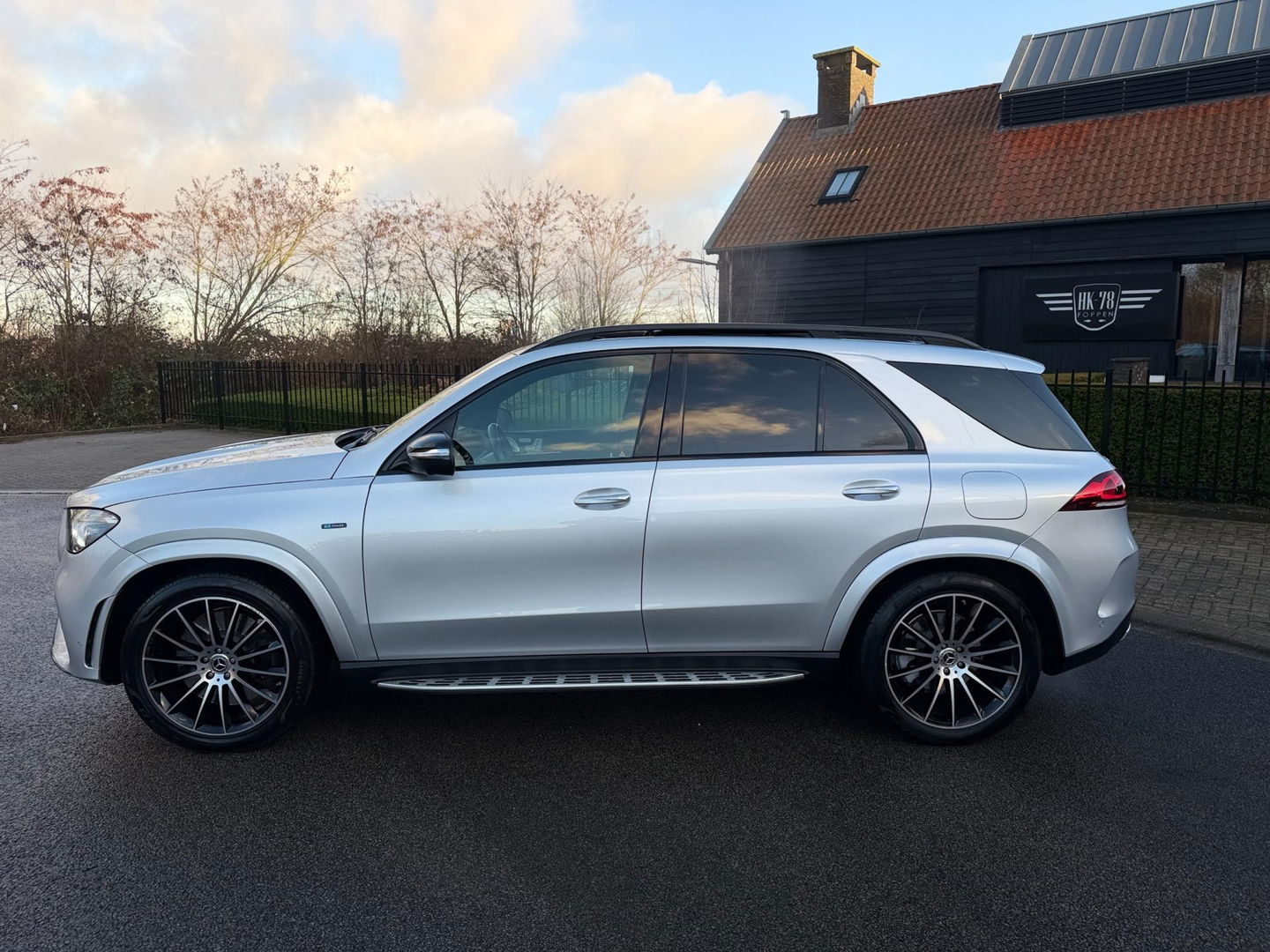 Mercedes-Benz GLE 350 e 4MATIC Premium Plus AMG NIGHT PANORAMA BURMESTER 360 DISTRONIC TREKHAAK