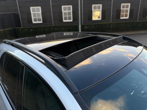 Mercedes-Benz GLE 350 e 4MATIC Premium Plus AMG NIGHT PANORAMA BURMESTER 360 DISTRONIC TREKHAAK