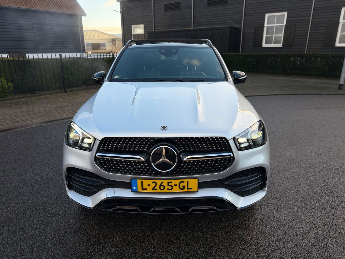Mercedes-Benz GLE 350 e 4MATIC Premium Plus AMG NIGHT PANORAMA BURMESTER 360 DISTRONIC TREKHAAK