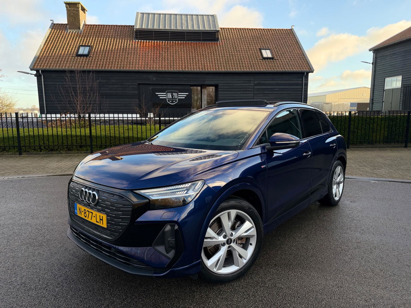 Audi Q4 e-tron 40 Launch edition S Competition 77 kWh 2X S-LINE PANO l MATRIX l CAMERA l ADAPT.CRUISE l ORG.NL l DEALER OND