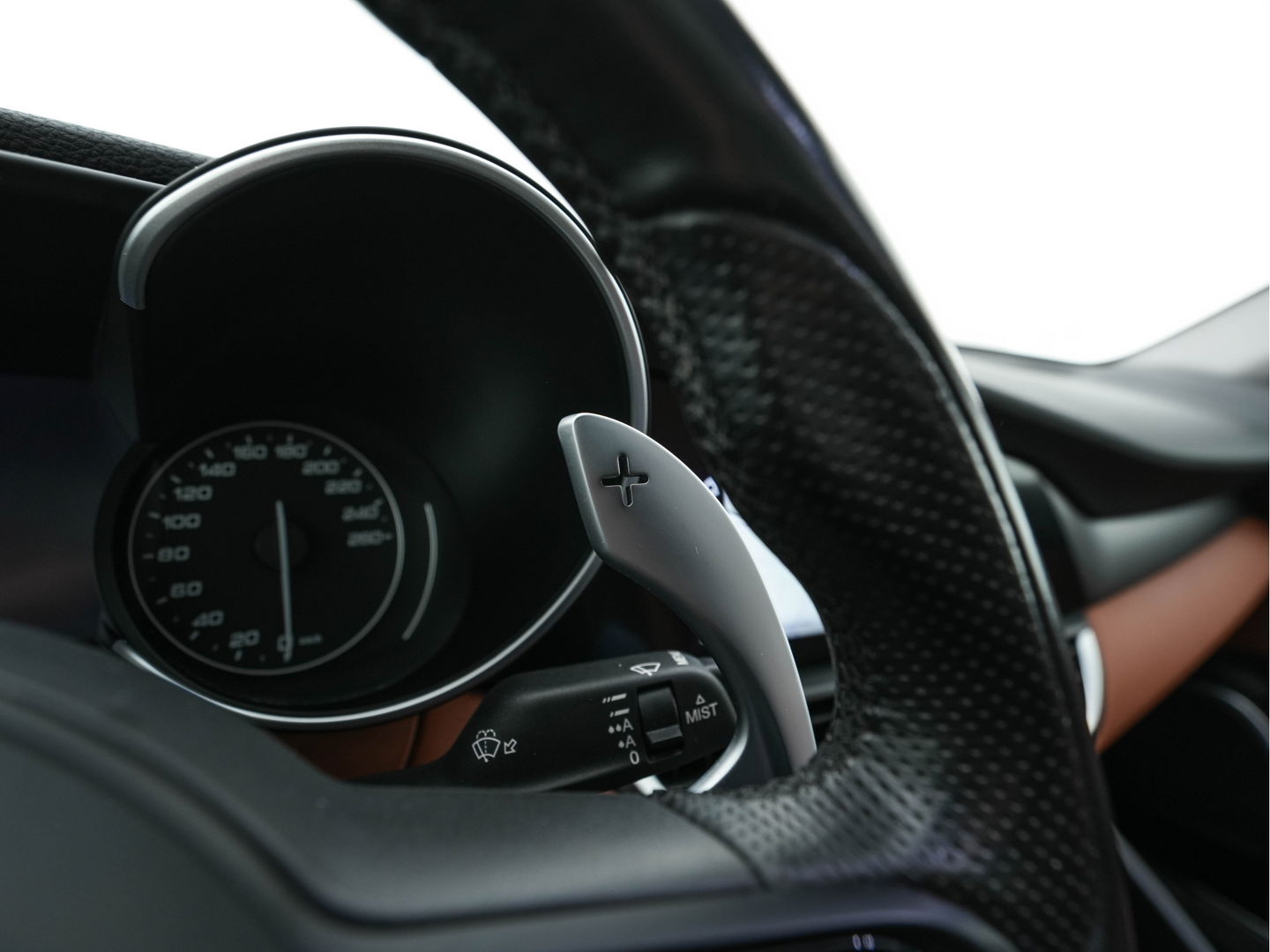 Alfa Romeo Giulia 2.0T Sprint (INCL-BTW) Aut. *PANO | LEATHER-FABRIC | XENON | ADAPTIVE-CRUISE | BLIND-SPOT | SPORTSEATS | CAMERA | NAVI-FULLMAP | DAB+ | SHIFT-PADDLES | PRIVACY-GLASS | LANE-ASSIST | BLINDSPOT | KEYLESS |