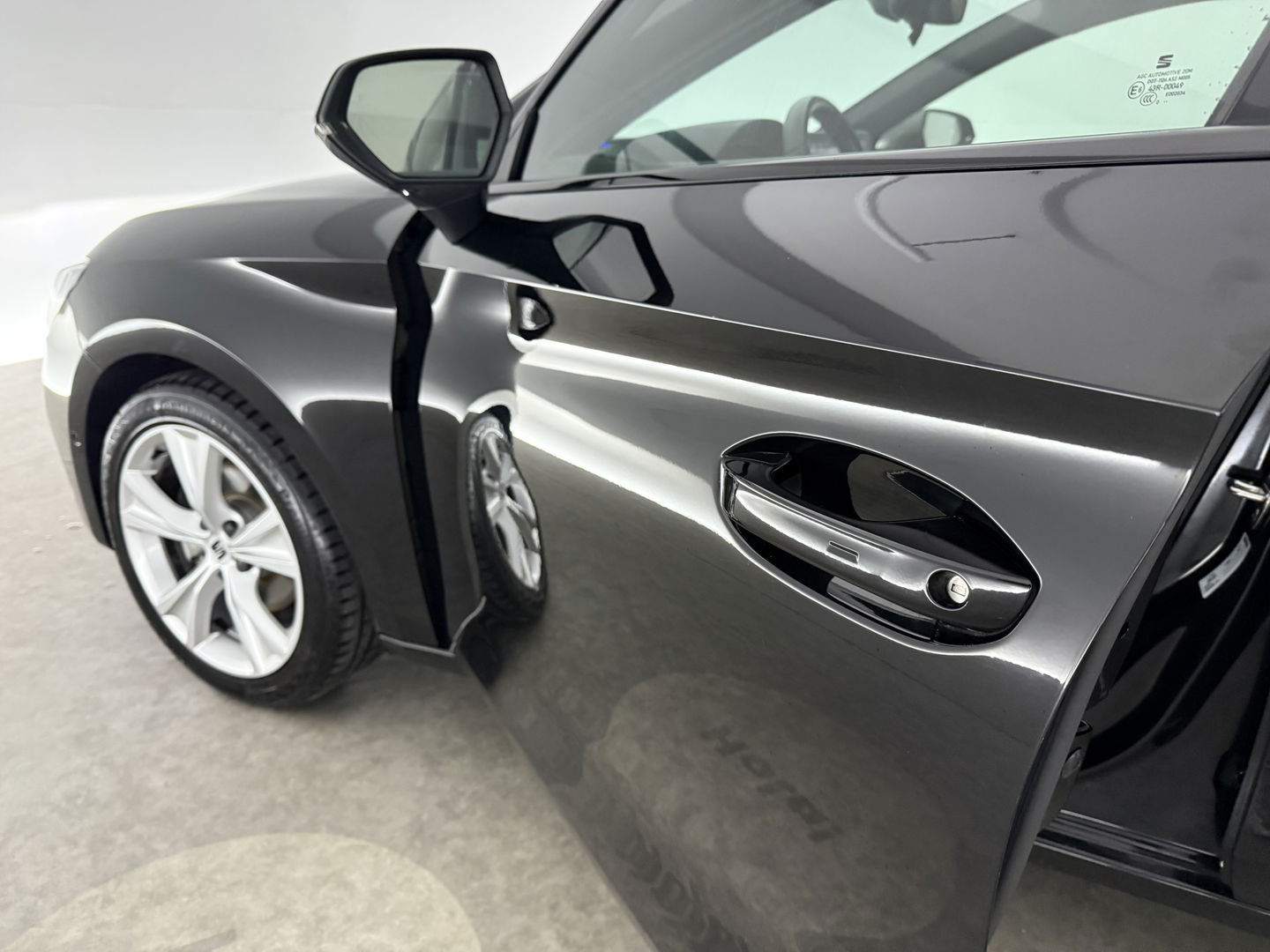 SEAT Leon 1.5 eTSI FR 150PK | Virtual | Camera | Sfeer | Adap. Cruise | Stoel/Stuurverw. | Trekh. | Carplay | Keyless | NAP