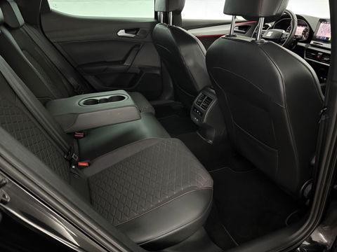 SEAT Leon 1.5 eTSI FR 150PK | Virtual | Camera | Sfeer | Adap. Cruise | Stoel/Stuurverw. | Trekh. | Carplay | Keyless | NAP