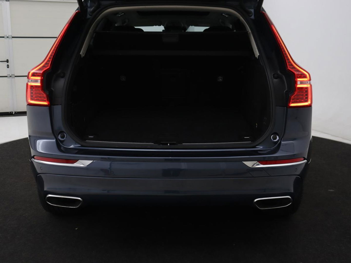 Volvo XC60 2.0 T8 TwinEngine AWD Inscription | Panoramadak | Stoelventilatie | 360 Camera | Leder | Harman/Kardon | Adaptive cruise | Navigatie