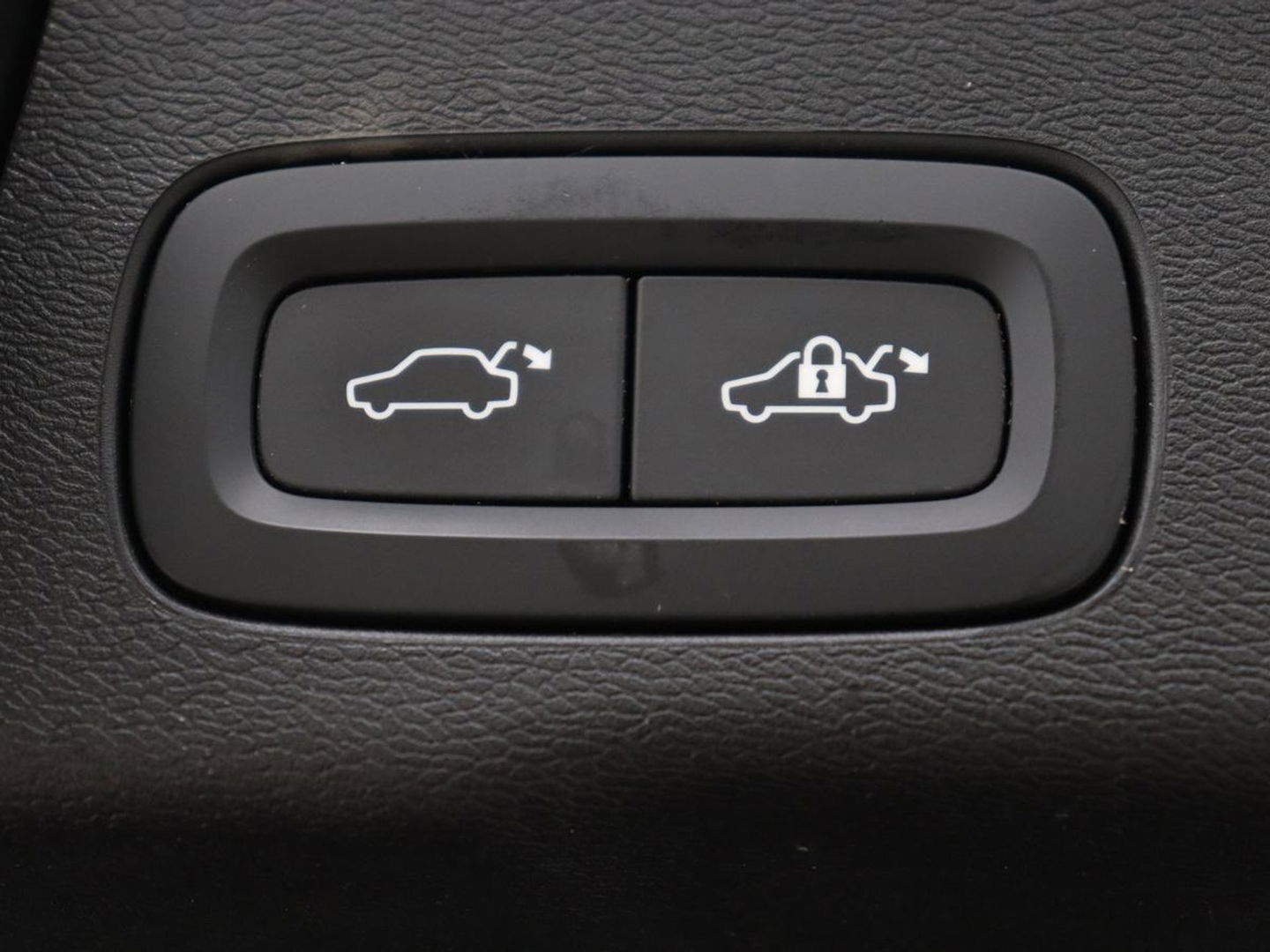 Volvo XC60 2.0 T8 TwinEngine AWD Inscription | Panoramadak | Stoelventilatie | 360 Camera | Leder | Harman/Kardon | Adaptive cruise | Navigatie