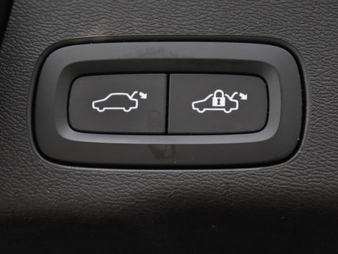 Volvo XC60 2.0 T8 TwinEngine AWD Inscription | Panoramadak | Stoelventilatie | 360 Camera | Leder | Harman/Kardon | Adaptive cruise | Navigatie