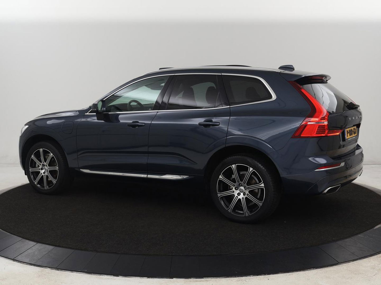 Volvo XC60 2.0 T8 TwinEngine AWD Inscription | Panoramadak | Stoelventilatie | 360 Camera | Leder | Harman/Kardon | Adaptive cruise | Navigatie